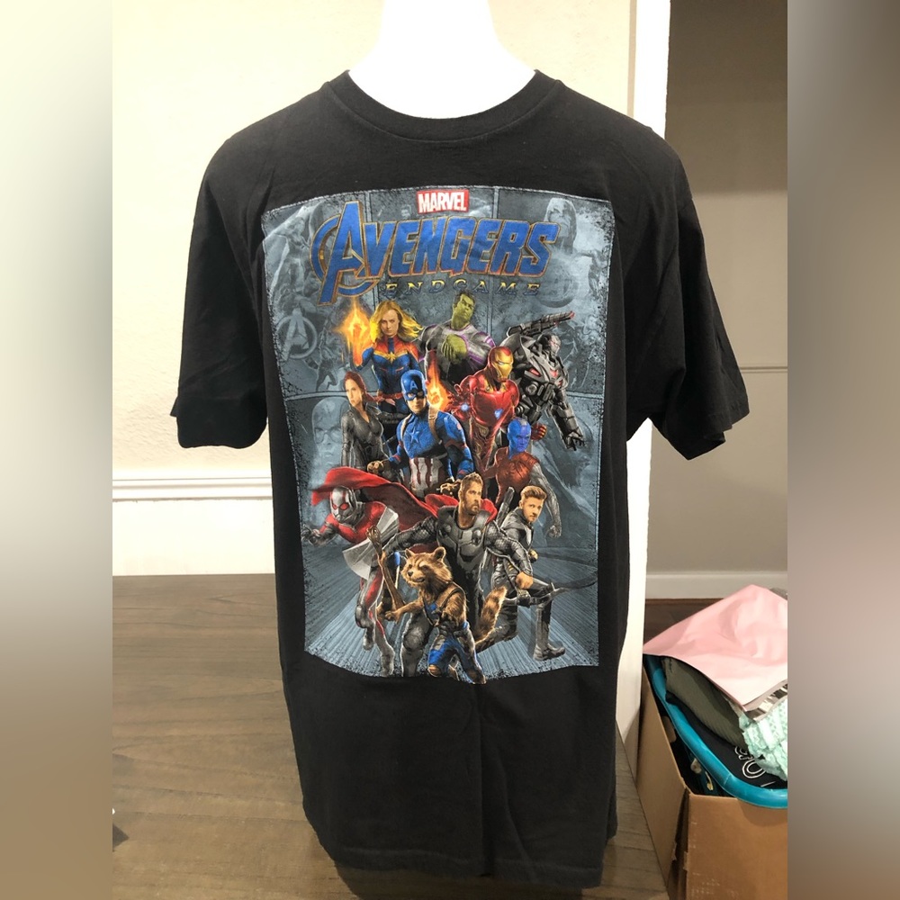 XL Marvel Avengers Black Shirt